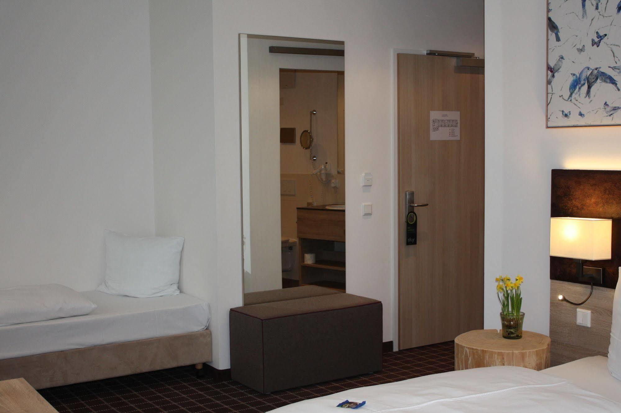 Business Class Hotel Ebersberg Exterior photo